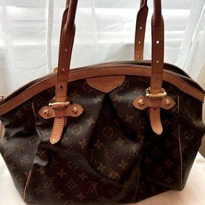 Luis Vuitton Monogram Tivoli